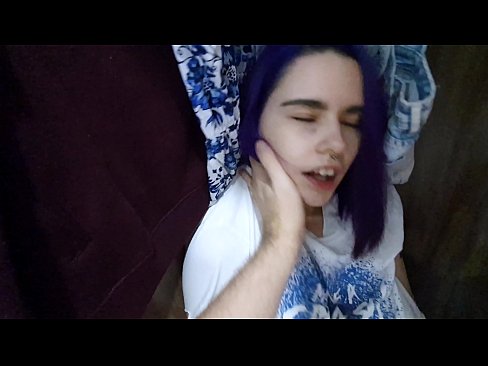 ❤️ Fûn myn suster yn 'e kast en holp har cum ❤ Homemade porno by wy ❌